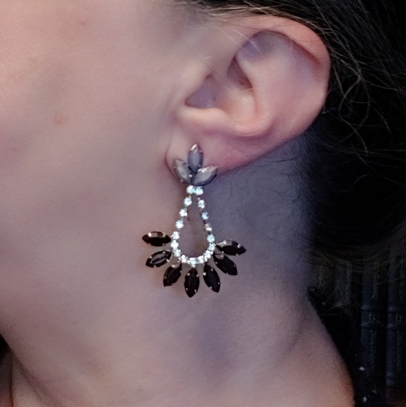 Premier Designs Retired Earrings - Picture 2 of 4